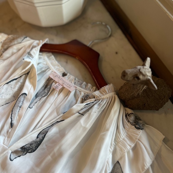 Philosophy White Cap-Sleeve Blouse with Black Shell Print - Picture 5 of 5